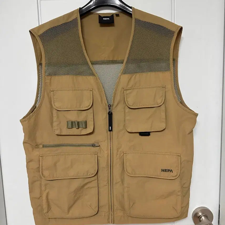 [SOLD OUT] NEPA 베이지색 메쉬 조끼 100사이즈 등산 캠핑 아웃도어