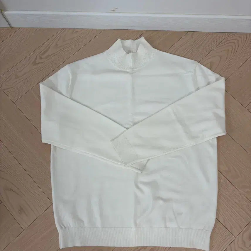 [BUNJANG] White Mock Neck Knit Sweater / 흰색 반목 니트 스웨터