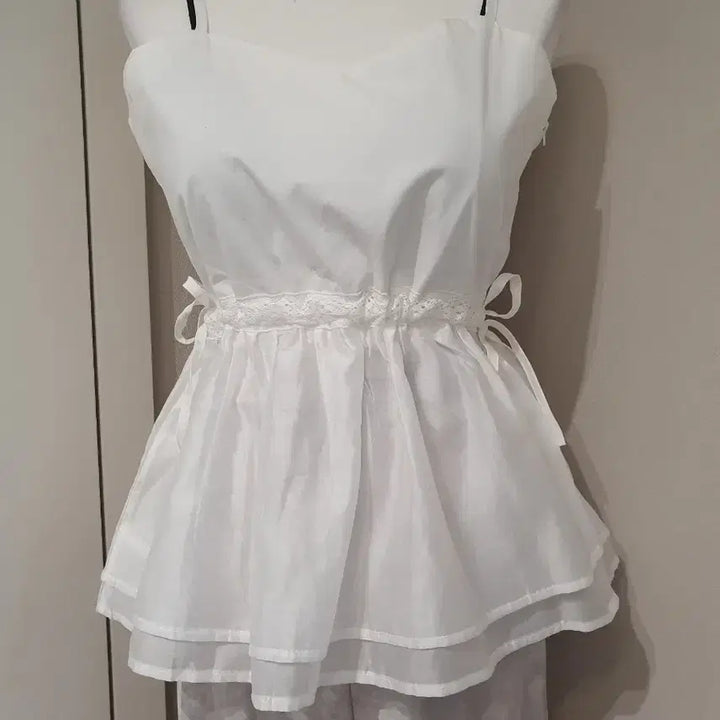 [BUNJANG] White Lace Strap Sleeveless Blouse / 화이트 레이스 끈 민소매 블라우스