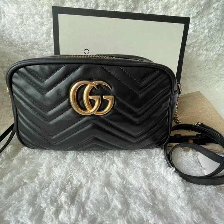 [BUNJANG] Gucci Marmont Matelassé Shoulder Bag Black / 구찌 마몽 체인백 블랙