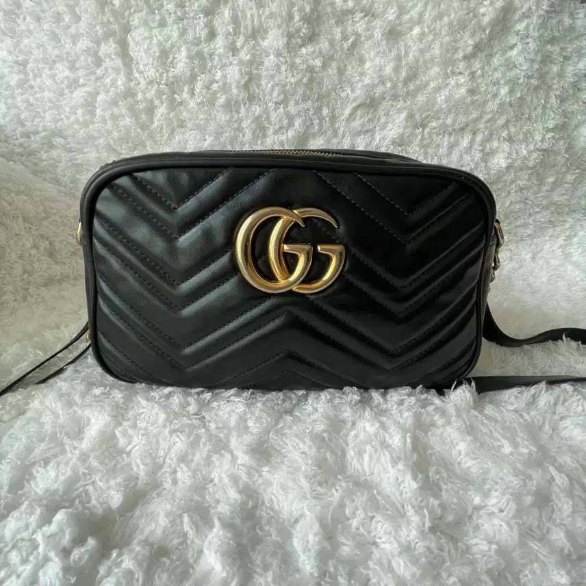 [BUNJANG] Gucci Marmont Matelassé Shoulder Bag Black / 구찌 마몽 체인백 블랙