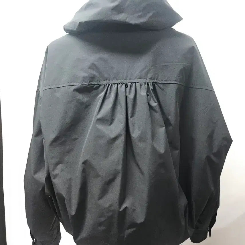 [SOLD OUT] 블랙 크롭기장 바람막이 자켓