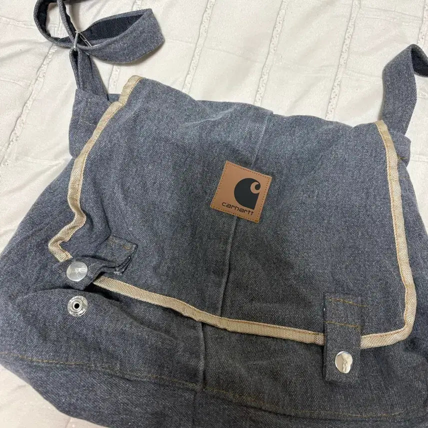 [SOLD OUT] 칼하트 데님 크로스백 가방