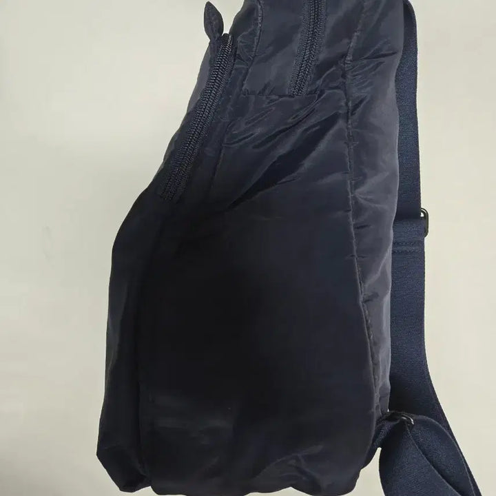 [BUNJANG] Mandarina Duck Navy Backpack / 만다리나덕 네이비색  백팩