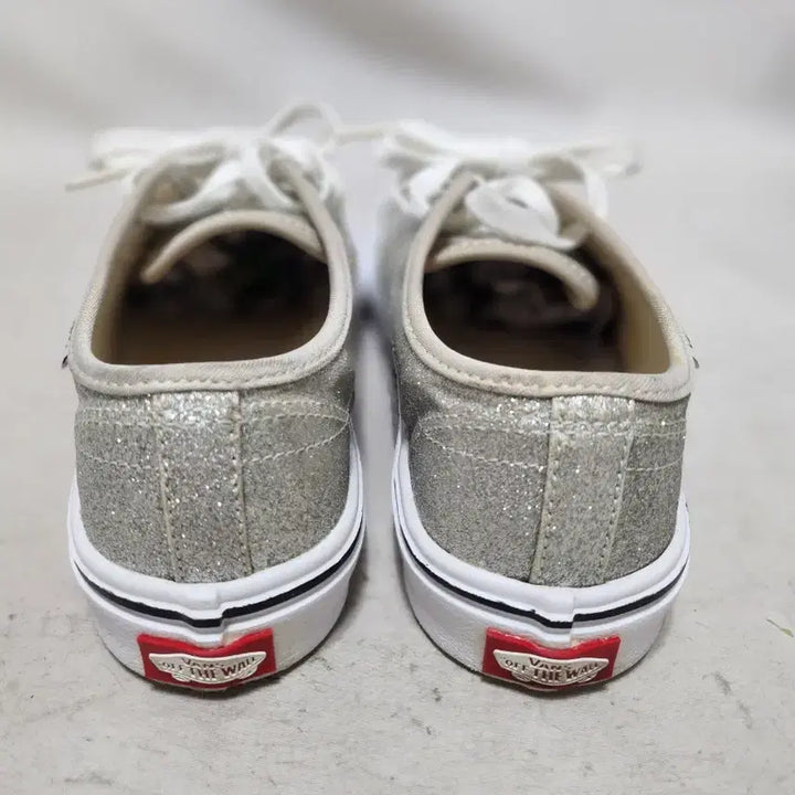 [BUNJANG] Vans Silver Glitter Slip-On Sneakers (Size 240) / 240 반스 가벼운 운동화
