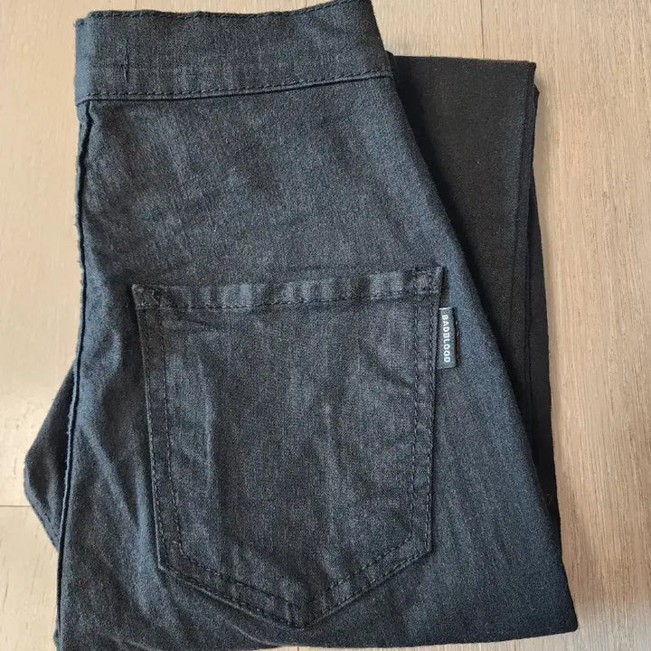 [SOLD OUT] 배드블러드 에덴 수퍼 하이웨스트 스키니진 블랙 3