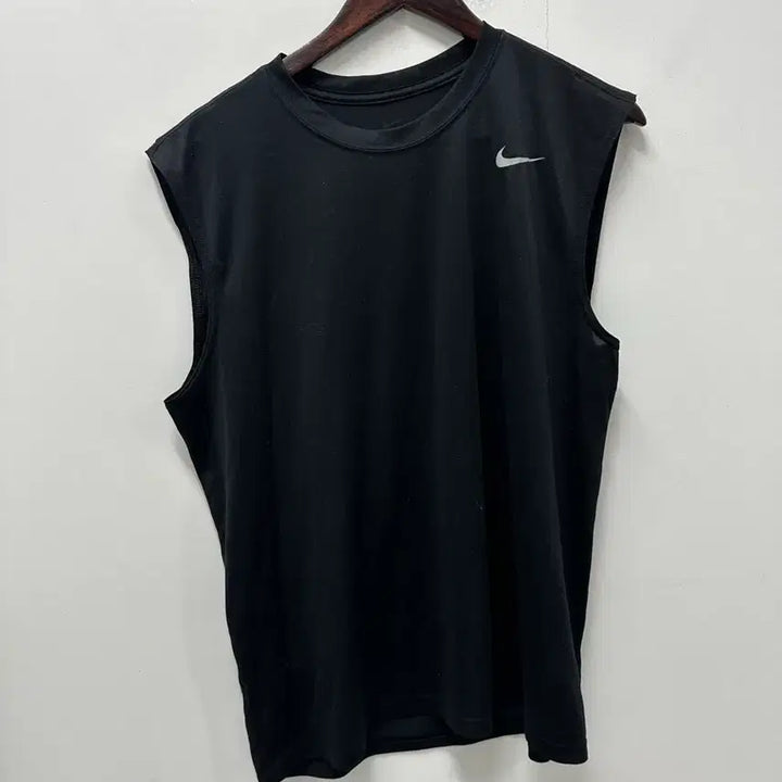 [SOLD OUT] [만원 아라비아빈티지]나이키 블랙 민소매 티셔츠 105