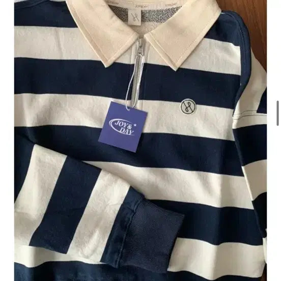 [BUNJANG] Asher Stripe Crop Sweatshirt / 아쎄르 스트라이프 크롭 스웻셔츠