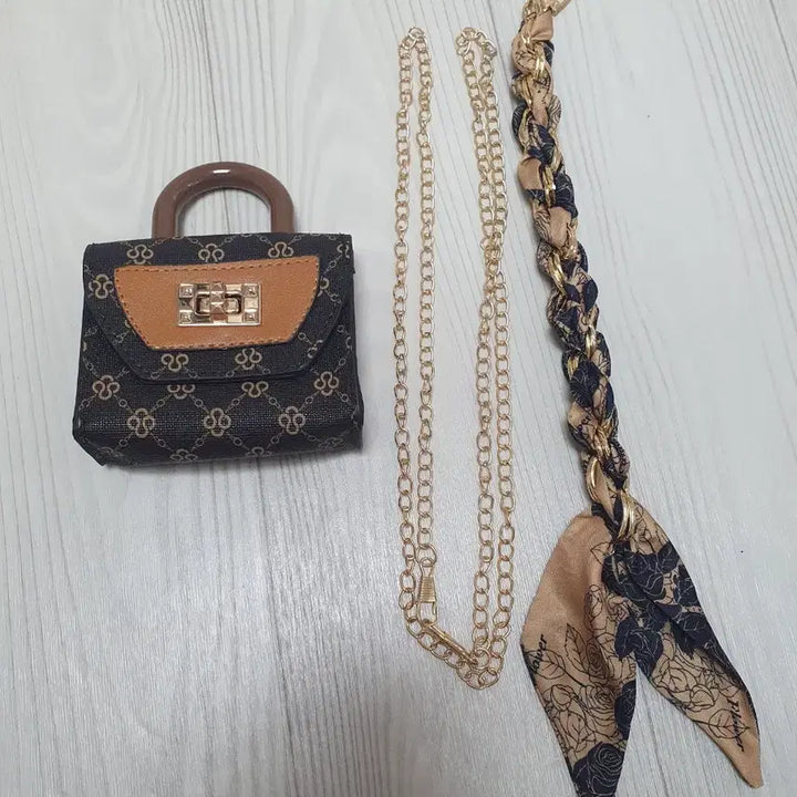 [BUNJANG] Mini Scarf Chain Crossbody Bag / 미니 스카프 체인 크로스백