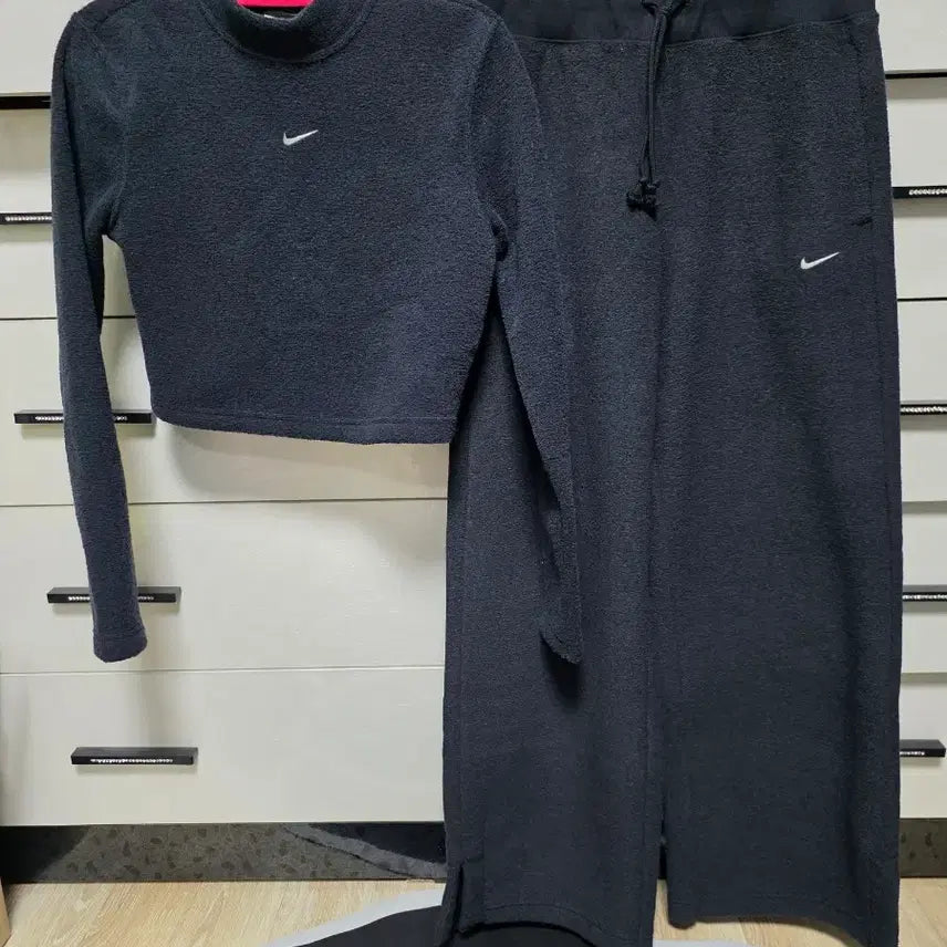 [BUNJANG] Nike Black Crop Top Training Set / 나이키 블랙 크롭탑 트레이닝 세트
