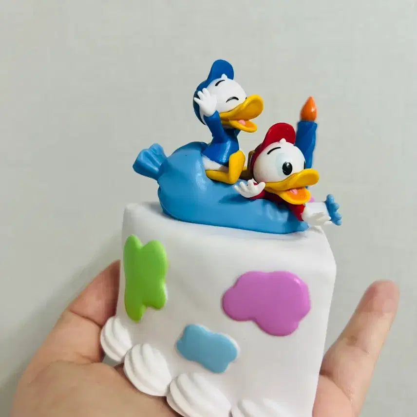 [BUNJANG] Disney Donald Duck Cake Figure / 디즈니 서프라이즈 도널드덕 케이크 피규어 팝니다