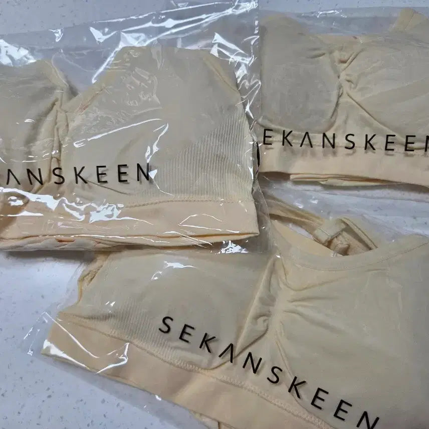 [BUNJANG] Secondskin Air Light Bra and Panty Set / 세컨스킨 에어라이트 브라 팬티 3세트(새상품)