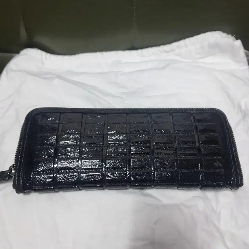 [BUNJANG] Burberry Embossed Crocodile Clutch Wallet / 버버리 악어 엠보싱 클러치 장지갑