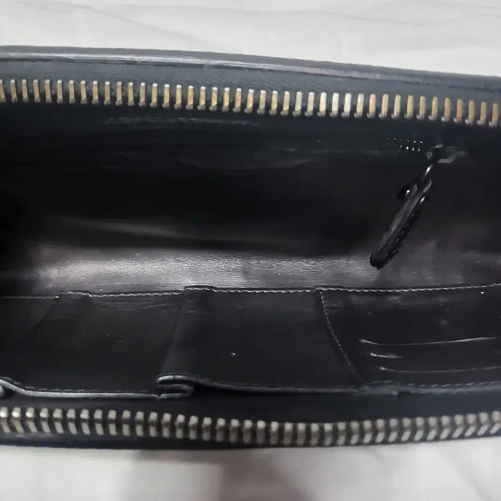 [BUNJANG] Burberry Embossed Crocodile Clutch Wallet / 버버리 악어 엠보싱 클러치 장지갑