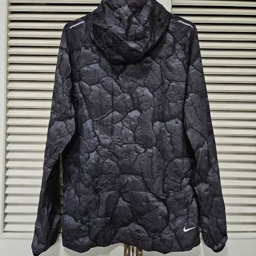 [BUNJANG] Nike Trail Hooded Windbreaker Jacket Black Pattern 95 / 나이키 트레일 후드 바람막이 블랙 패턴 95사이즈