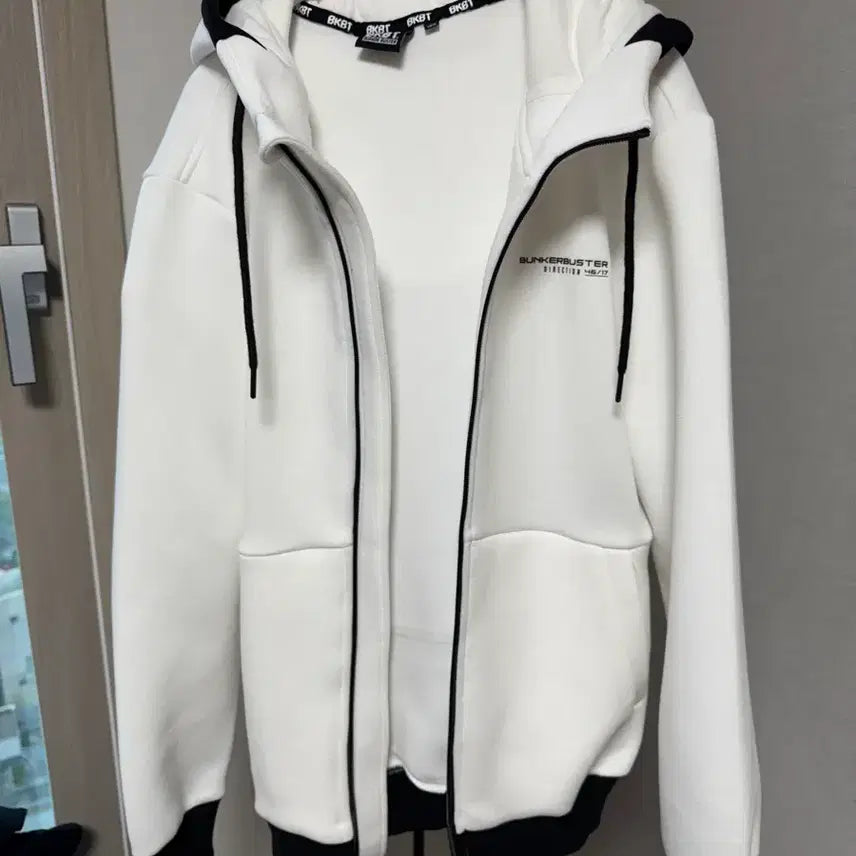 [BUNJANG] BunkerBuster White Hooded Zip-up Jacket / 벙커버스터 화이트 후드집업