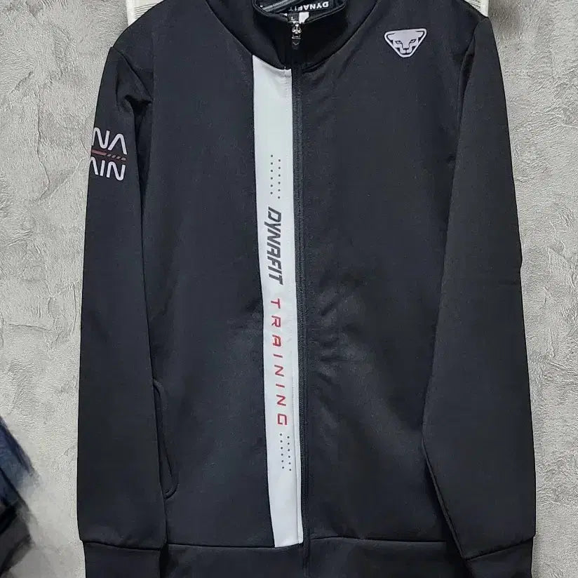 [BUNJANG] Dynafit Black Training Jacket / 다이나핏 트레이닝 블랙 자켓