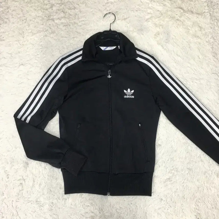 [SOLD OUT] 아디다스 여성 파이어버드 DD14