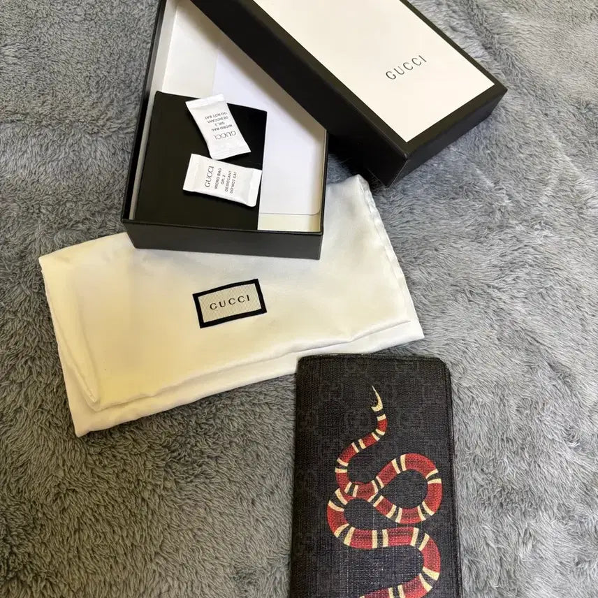 [SOLD OUT] 구찌 킹스네이크 장지갑 블랙
