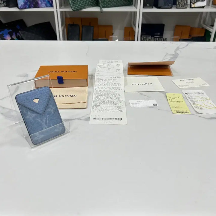[BUNJANG] Louis Vuitton Magnetic Magsafe Card Holder Sky Blue / [정품/영수증포함]루이비통 마그네틱 맥세이프 카드지갑 스카이블루