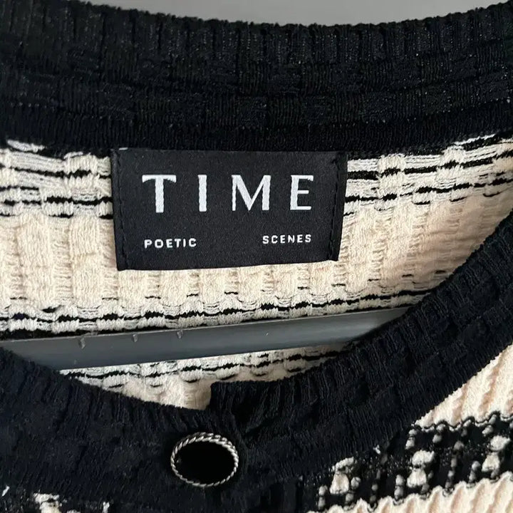 [SOLD OUT] 22ss 타임 니트 가디건 90사이즈