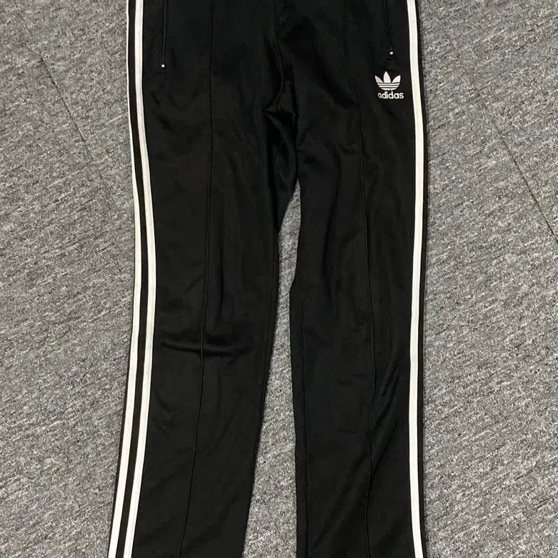 [BUNJANG] Adidas Three-Stripes Track Pants Black Size 95 / 아디다스 삼선 트랙 팬츠 블랙 95