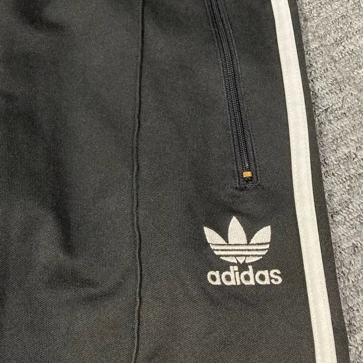 [BUNJANG] Adidas Three-Stripes Track Pants Black Size 95 / 아디다스 삼선 트랙 팬츠 블랙 95