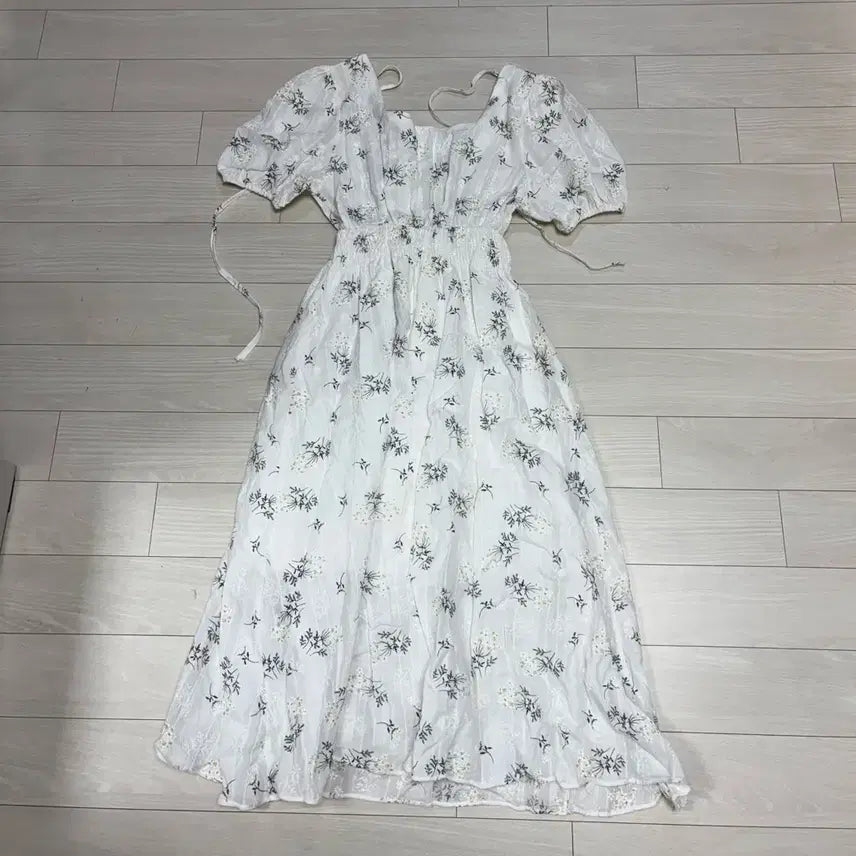[SOLD OUT] 화이트 플라워 롱 원피스