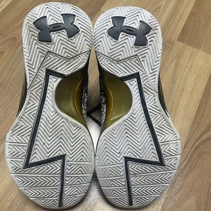 [BUNJANG] Under Armour Curry 1 Black White Sneakers / 언더아머 커리1 블랙화이트 270