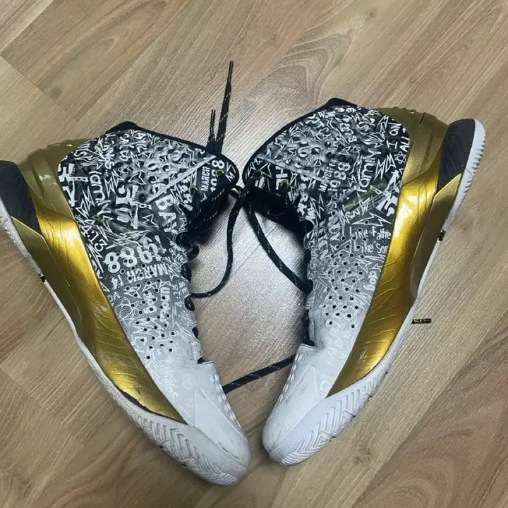 [BUNJANG] Under Armour Curry 1 Black White Sneakers / 언더아머 커리1 블랙화이트 270
