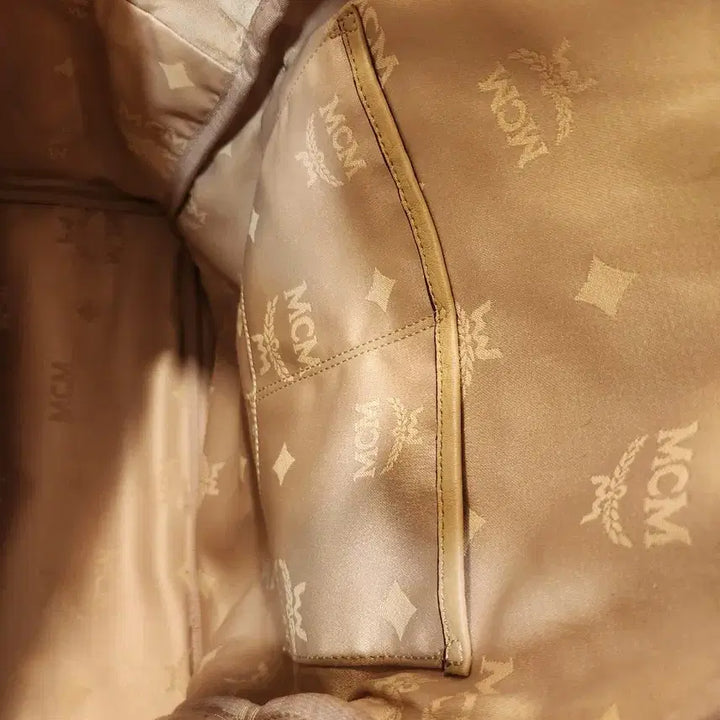 [SOLD OUT] MCM 비세토스 스터드 백팩