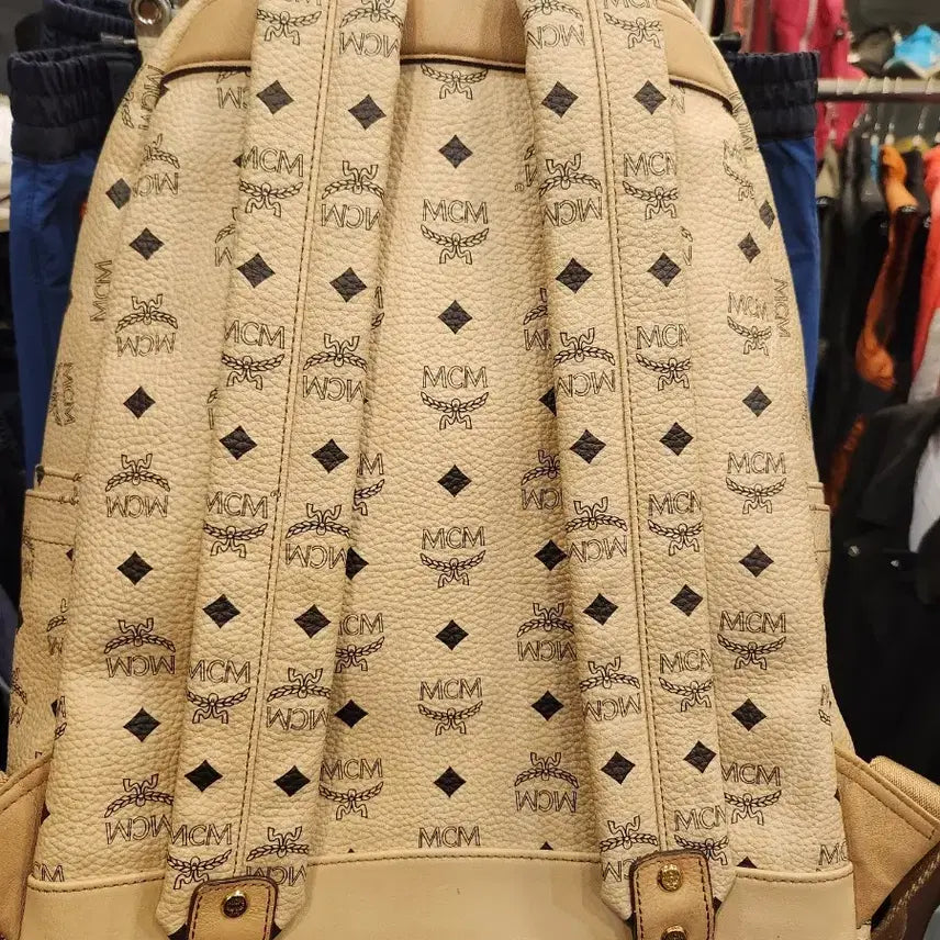 [SOLD OUT] MCM 비세토스 스터드 백팩