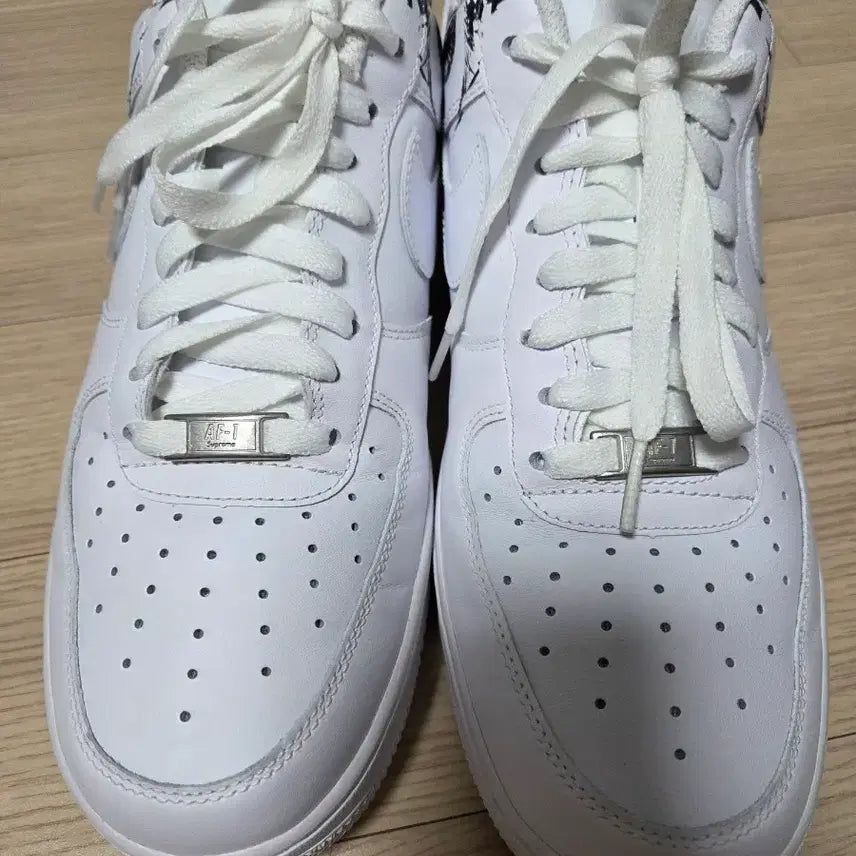 [SOLD OUT] 280 에어포스 슈프림 꼼데 눈알