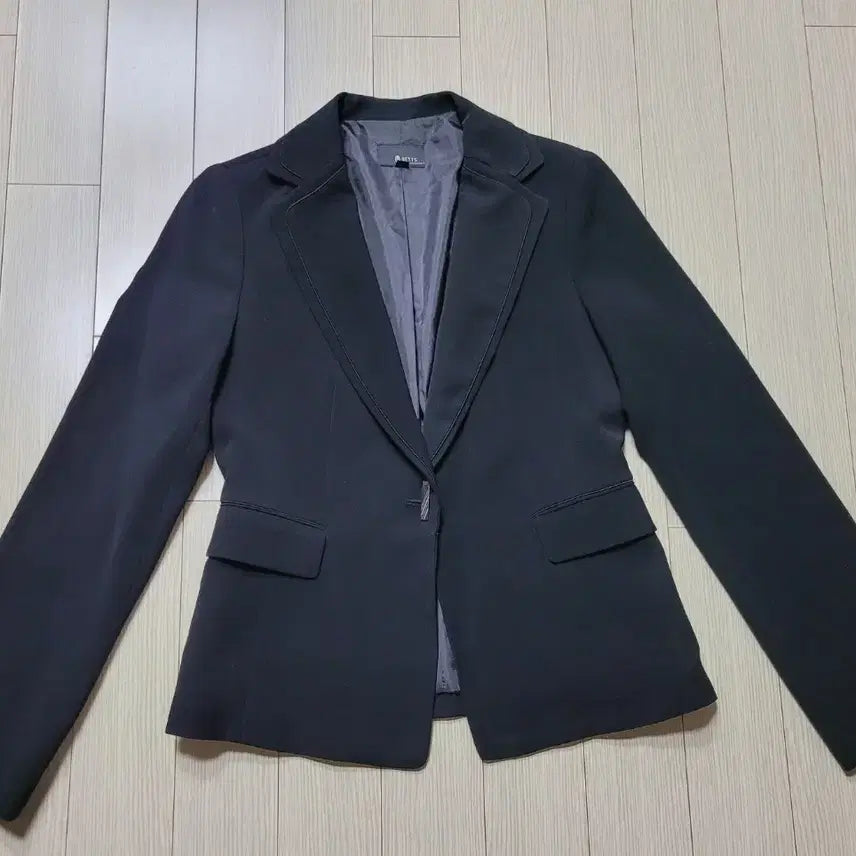 [SOLD OUT] 예츠(YETTS) 블랙 여성 정장 자켓 66