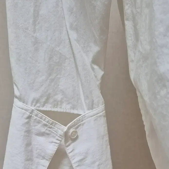[BUNJANG] DE MOO White Loose Fit Shirt / DE MOO (데무) 화이트 셔츠 / 가오리핏 루즈핏