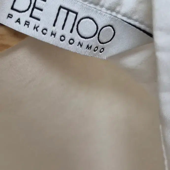 [BUNJANG] DE MOO White Loose Fit Shirt / DE MOO (데무) 화이트 셔츠 / 가오리핏 루즈핏