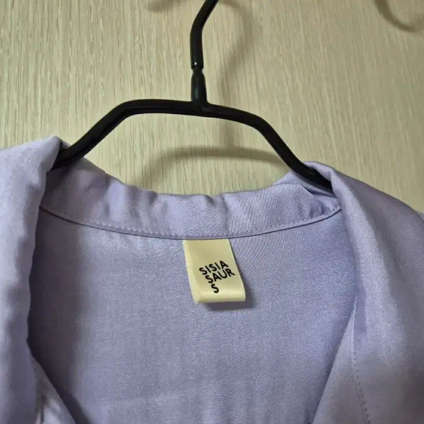 [BUNJANG] Sisiasaurus Silk Shirt Blouse / 시시아사우르스 실크 셔츠 블라우스 샵오눅