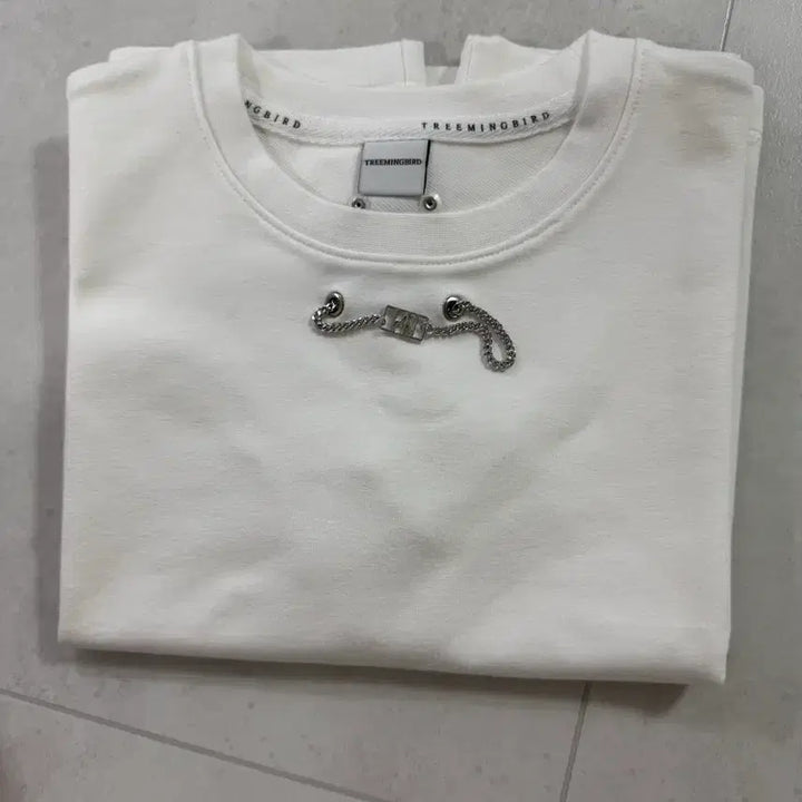 [SOLD OUT] 마지막할인 트리밍버드 듀브레 체인 크롭티 화이트