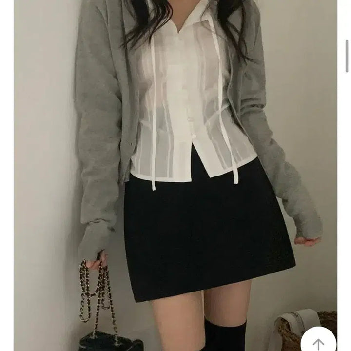 [BUNJANG] Venueet Moet Jacquard Blouse / 베뉴엣 블라우스