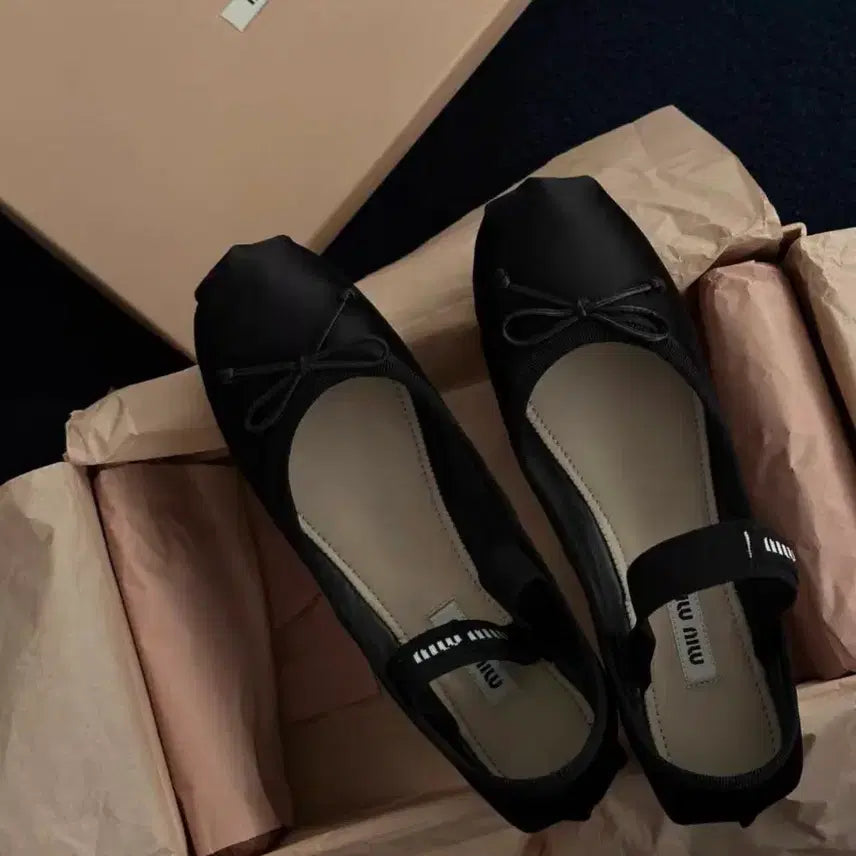 [BUNJANG] Miu Miu Black Flat Shoes (Size 36) / 미우미우 블랙 플랫슈즈 36 사이즈