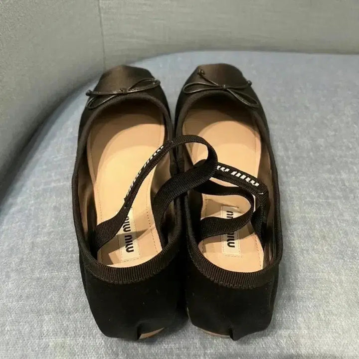 [BUNJANG] Miu Miu Black Flat Shoes (Size 36) / 미우미우 블랙 플랫슈즈 36 사이즈