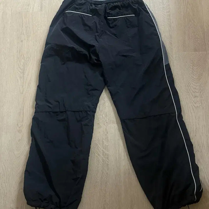 [BUNJANG] Matinkim Side Typing Track Pants Black / 마뗑킴 사이드 타이핑 트랙 팬츠 블랙