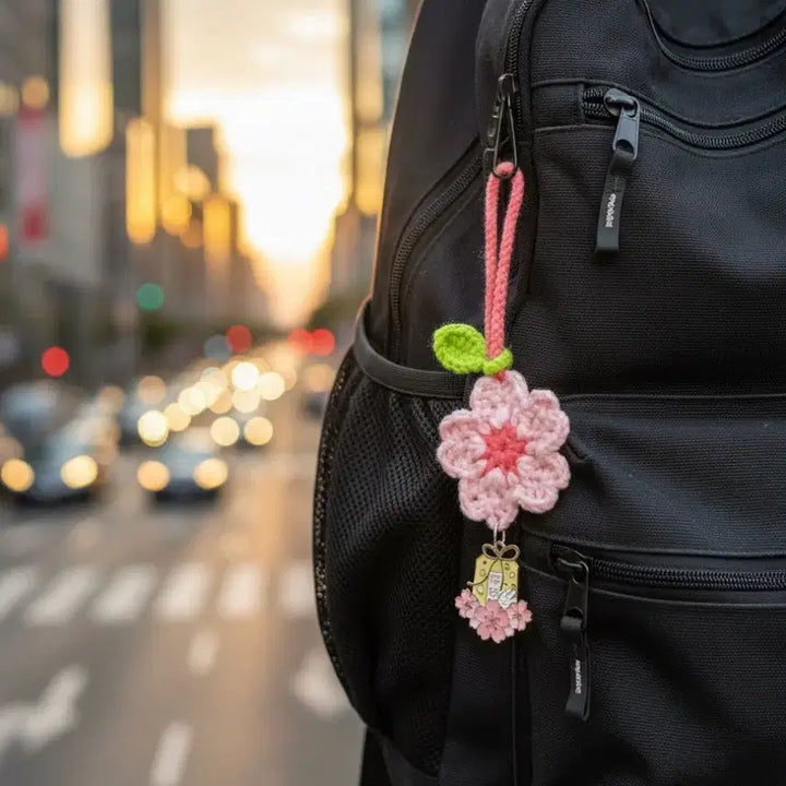 [BUNJANG] Handmade Cherry Blossom Crochet Keyring / [시즌한정] 봄을 담은 벚꽃 단면 핸드메이드 코바늘 키링 - &