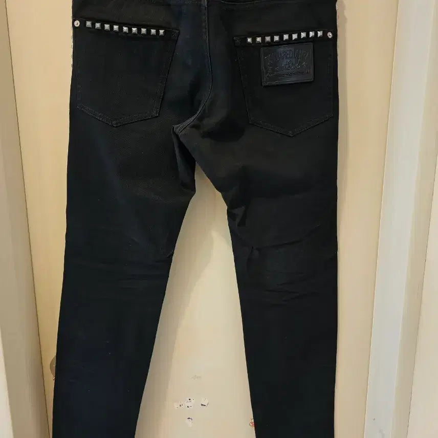 [BUNJANG] Dsquared2 Studded Black Jeans (Size 48) / 디스퀘어드 스터드 블랙진 48사이즈 디퀘 데님