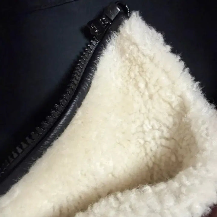 [BUNJANG] Stone Island David Leather Jacket / 스톤아일랜드 양털 가죽 무스탕 후드 다비드 레더 자켓 david