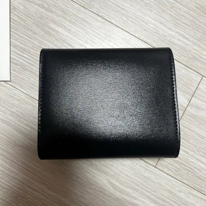 [SOLD OUT] 셀린느 스몰 트리옹프 플랩 지갑 블랙