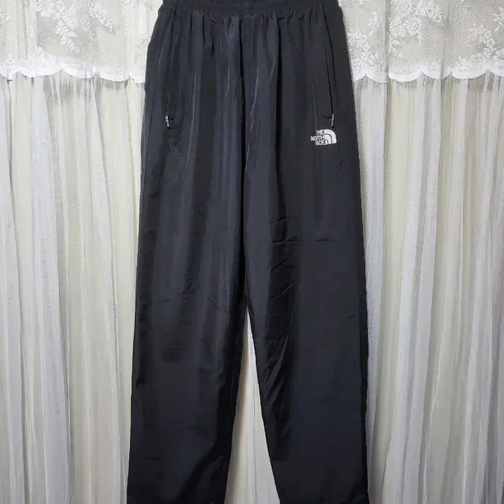 [SOLD OUT] 노스페이스 블랙 바람막이 조거 팬츠