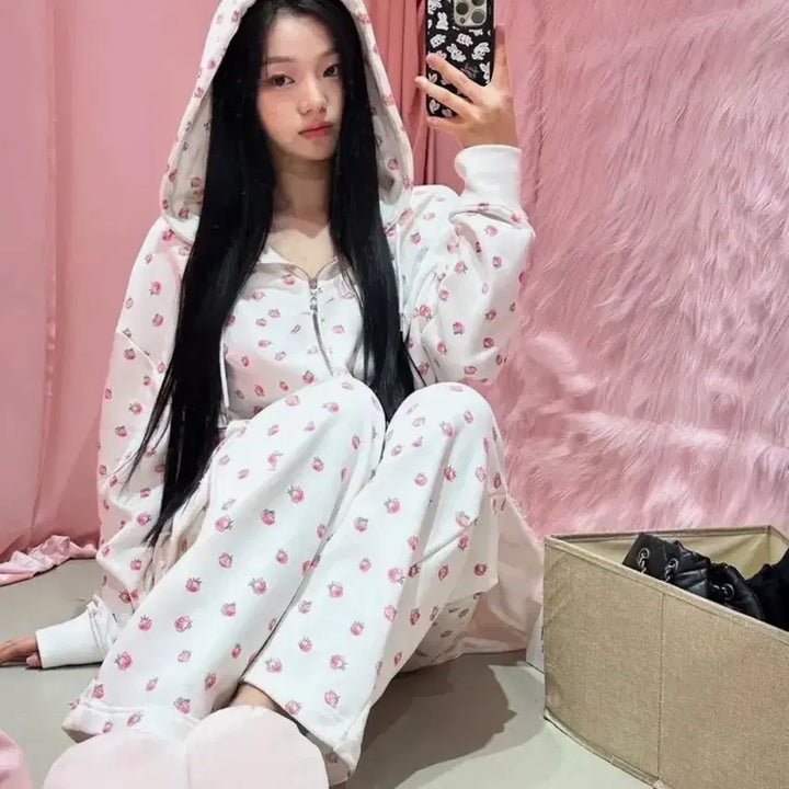 [SOLD OUT] 유희 플라워 패턴 후드집업 (바지 xx)
