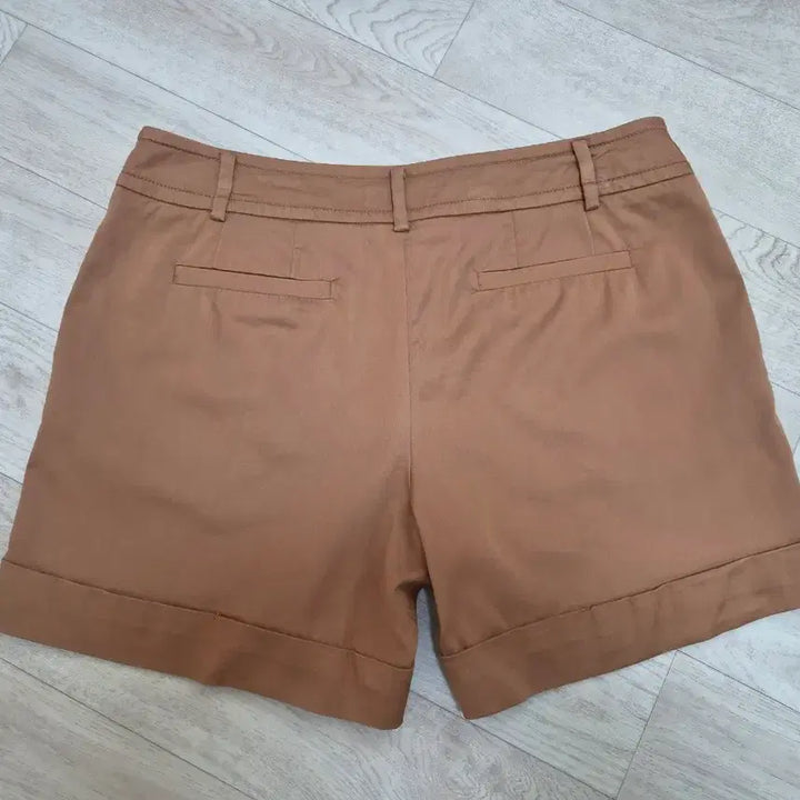 [SOLD OUT] (상태좋음)로엠 3부 반바지 66~66반