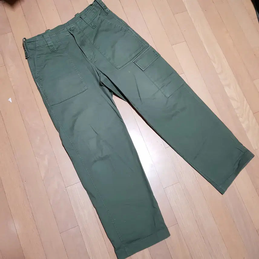 [SOLD OUT] 31 32 / 무신사 스텐다드 밀리터리팬츠/토415-55